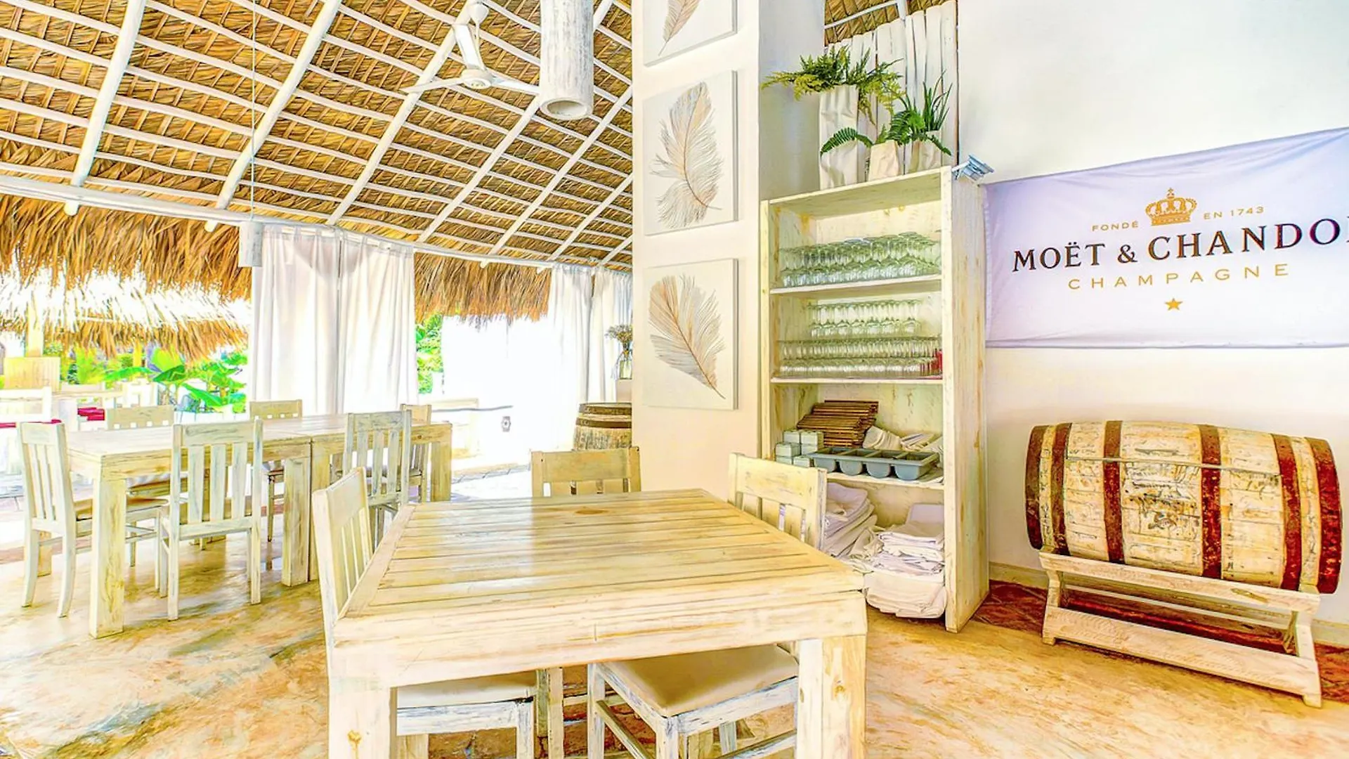 Ducassi Suites Rooftop Pool - Beach Club And Spa Punta Cana
