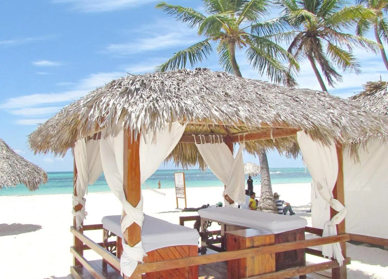 Ducassi Suites Rooftop Pool - Beach Club And Spa Punta Cana